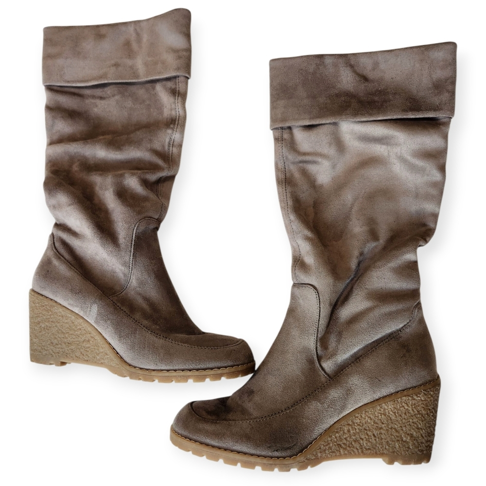G.H. Bass & Co Eden Knee-High Wedge Faux Suede Stone Taupe/Sand Boots Size 9M